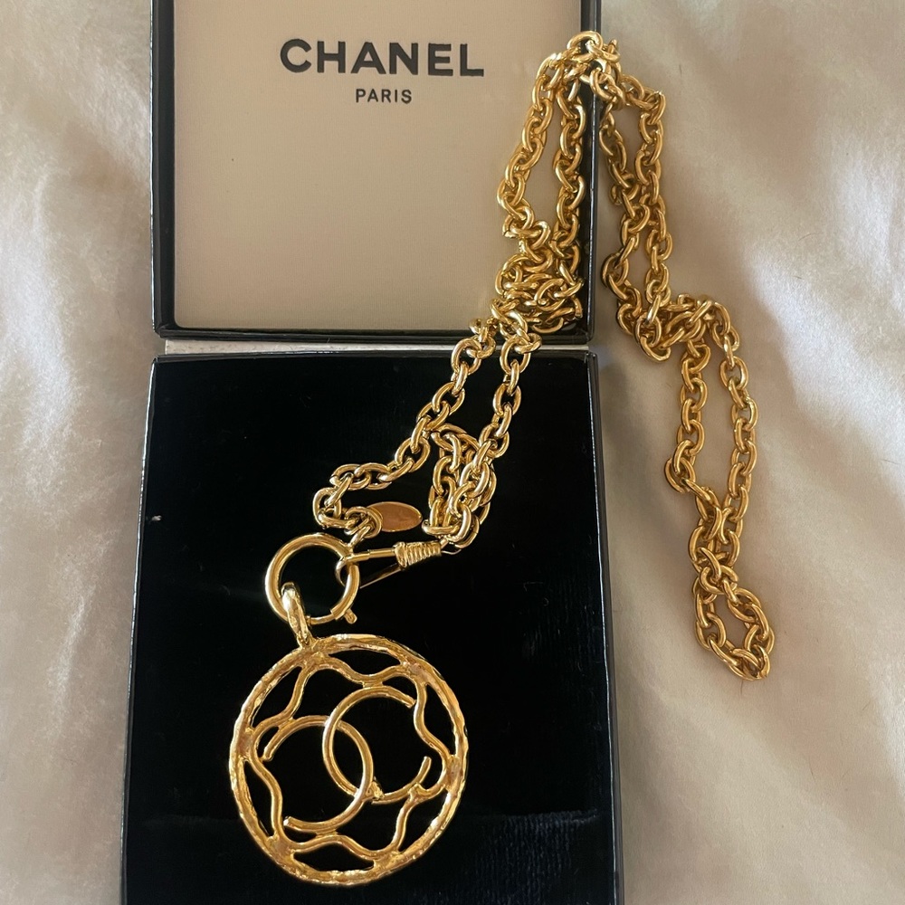 Chanel Long Vintage Gold Necklace